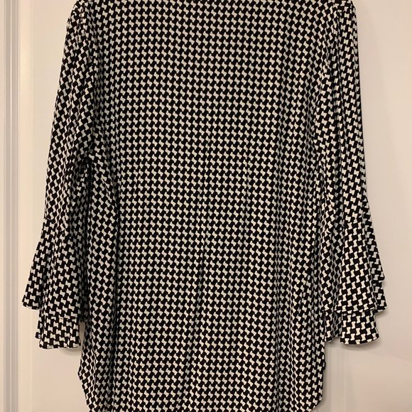 Zara V-Neck Bell Sleeve Flowy Blouse (Size S) - Picture 4 of 9